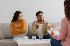 young-couple-therapy-session-crisis-relationships_116547-106758.jpg